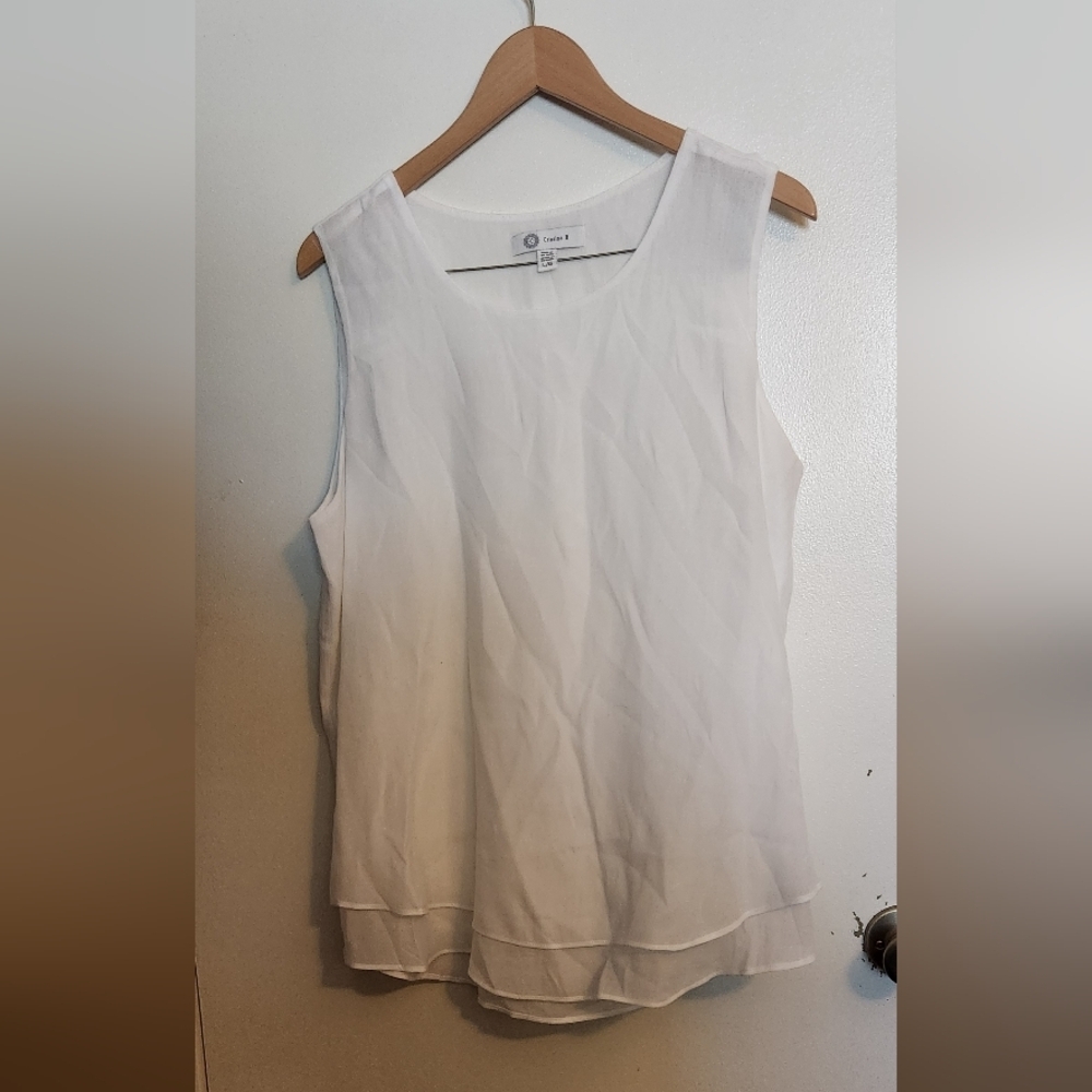Chic White Sleeveless Blouse